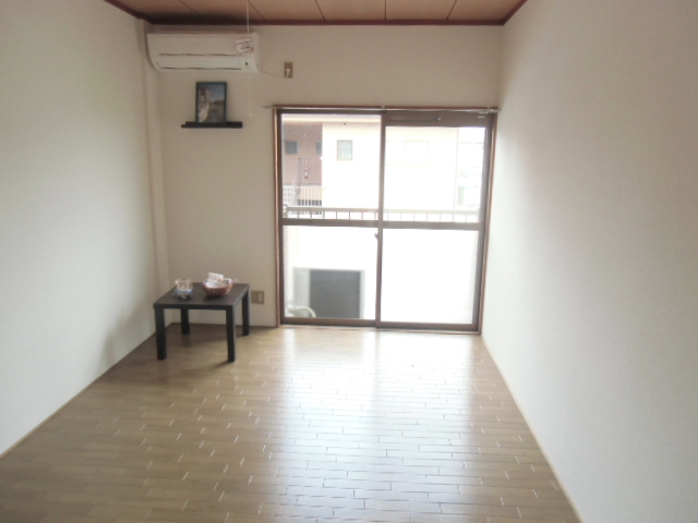 Living and room