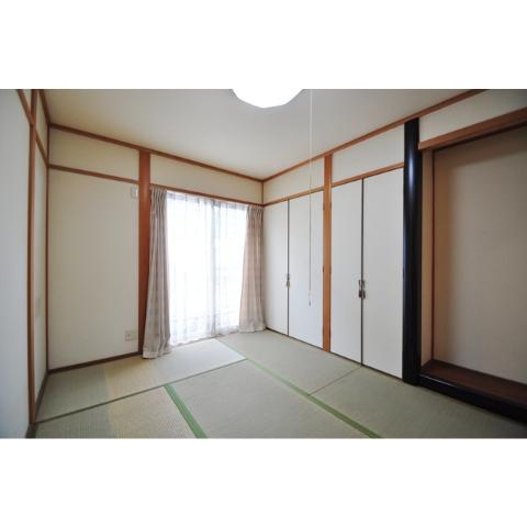 Other room space. Calm and there is a Japanese-style room ☆