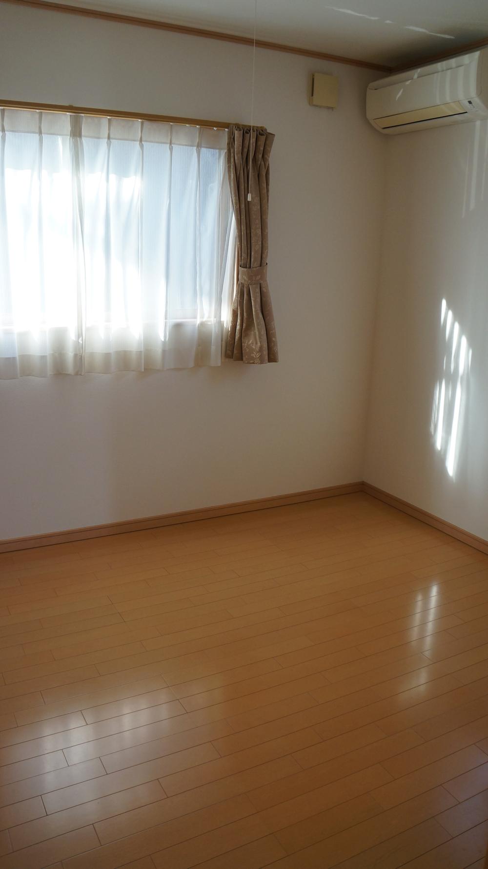 Non-living room. Second floor northwest of the children's room