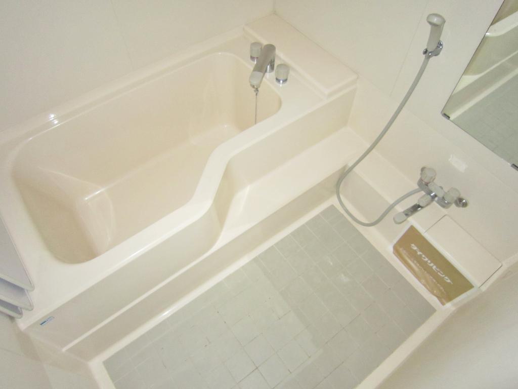 Bath. (O⌒∇⌒o) (o⌒∇⌒o)