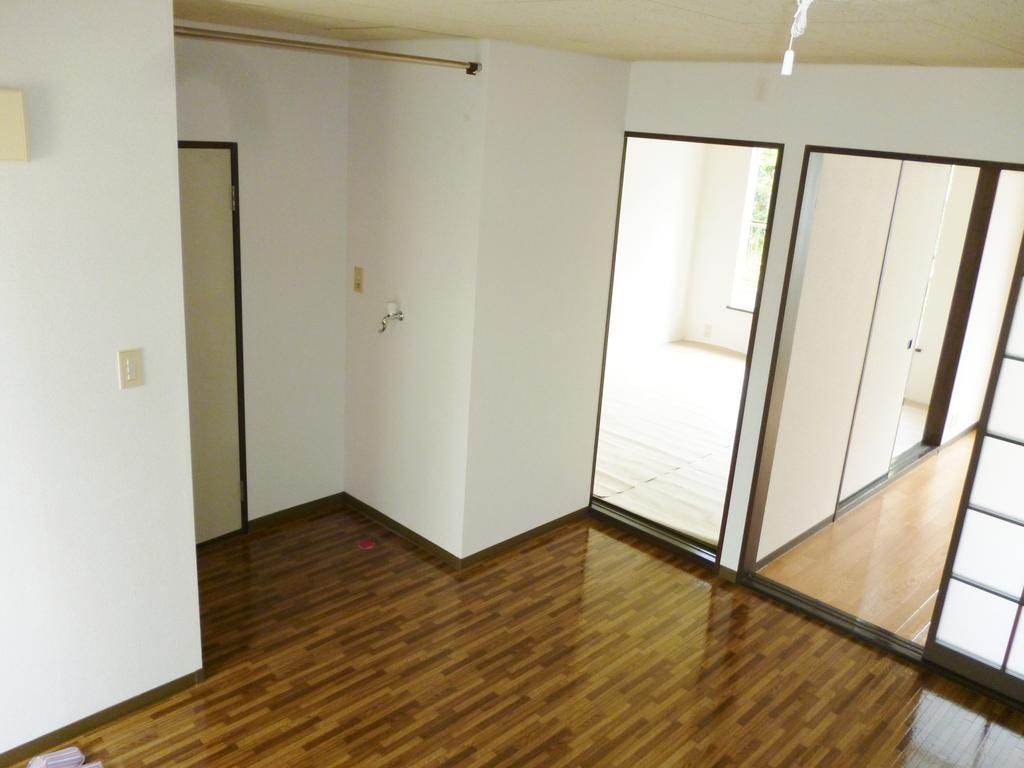 Living and room. Actual and different case because it is the image of the property is there ☆