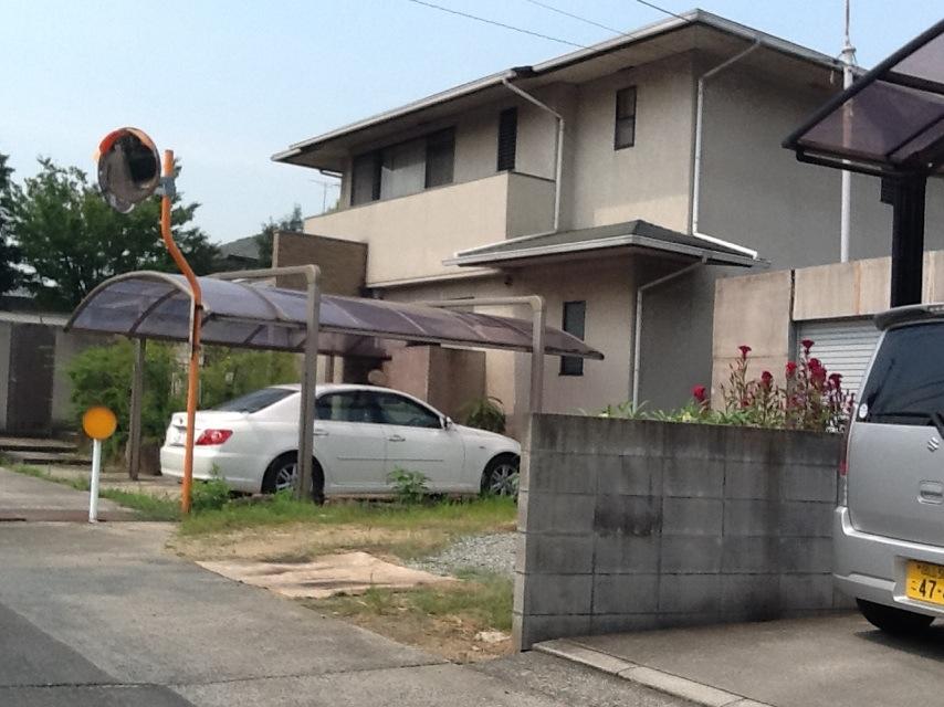 Local photos, including front road. 3013 August 10 shooting