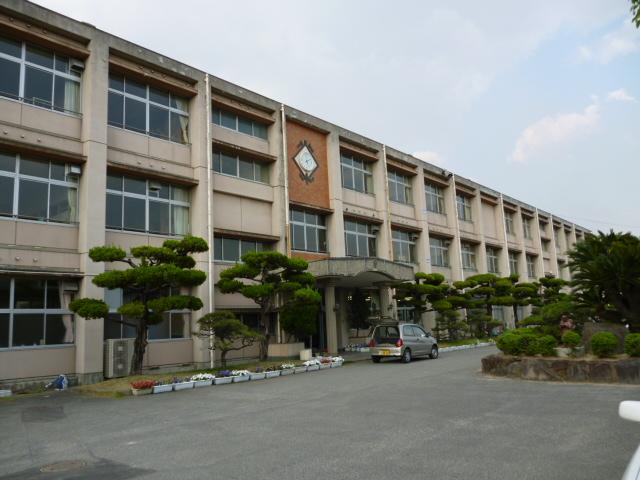 Primary school. 1858m to Kurashiki Municipal Chayamachi Elementary School