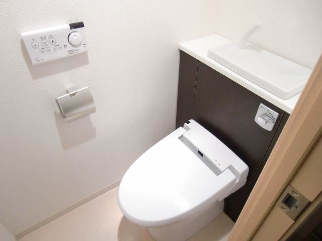 Toilet. Bidet with stylish toilet ☆