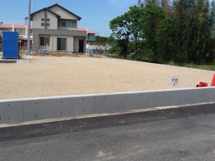 Local photos, including front road. May 17, 2013