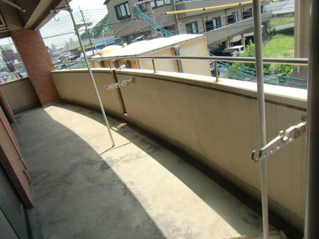 Balcony. Spacious balcony ☆