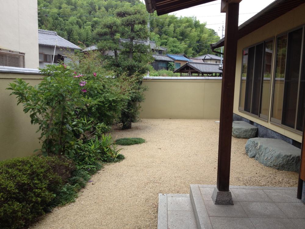 Garden. Local (June 2013) Shooting