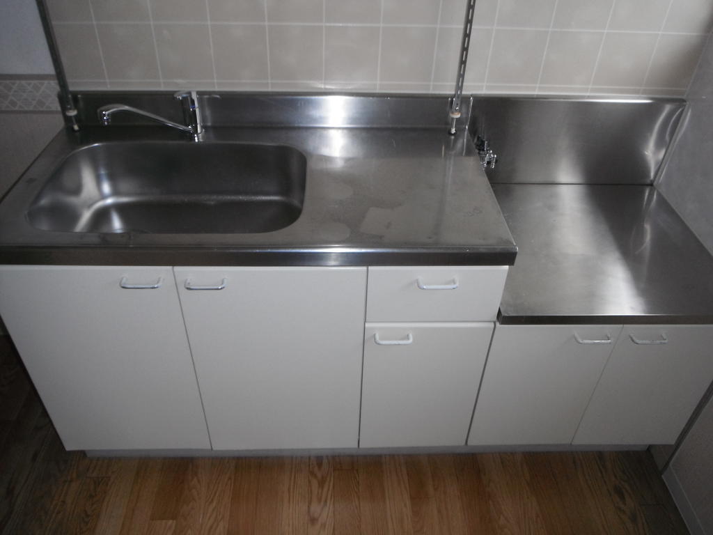 Kitchen. (* ^ ▽ ^ *) (* ^ ▽ ^ *) (* ^ ▽ ^ *)