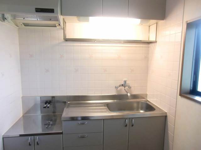 Kitchen. Spacious kitchen ☆
