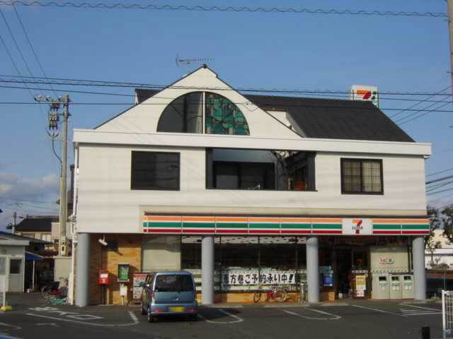 Convenience store. Seven-Eleven Kurashiki Yasue store up (convenience store) 377m