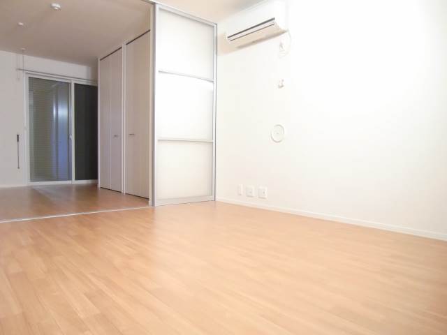 Living and room. Spacious living room! ! Air-conditioned ☆