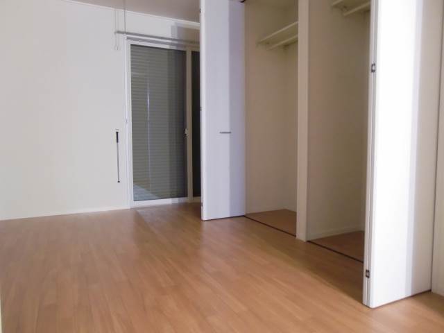 Other room space. Closet is also firmly of the Western-style ☆