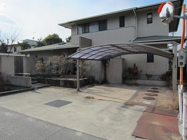 Local appearance photo. Local (01 May 2013) Shooting