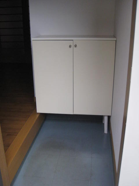 Entrance. With cupboard