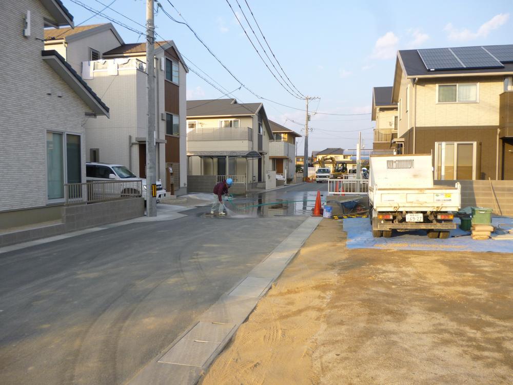 Local photos, including front road. Local (11 May 2013) Shooting