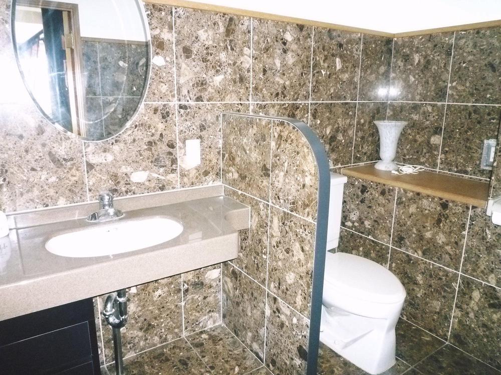 Toilet. 5 floor toilet