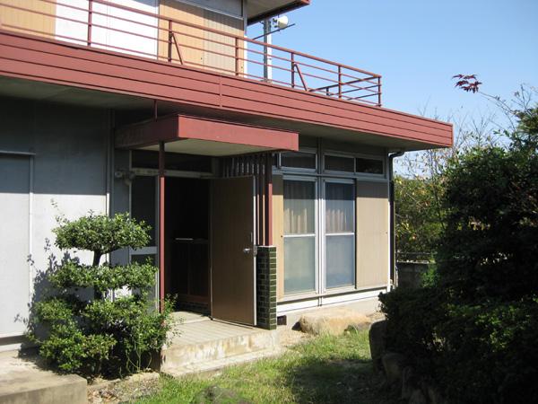 Entrance. From the outside