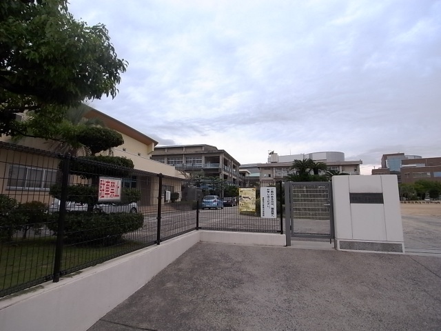 Primary school. 442m to Kurashiki Tatsuashi high elementary school (elementary school)