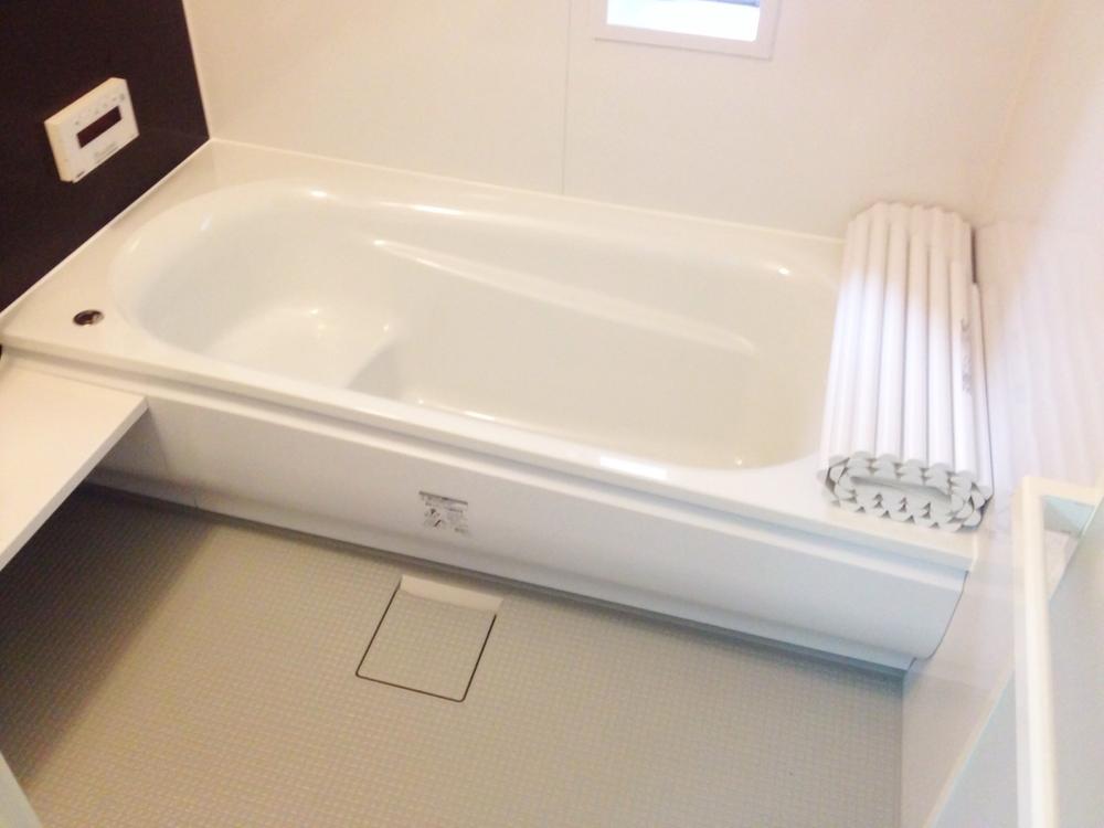 Bathroom. Indoor (10 May 2013) Shooting