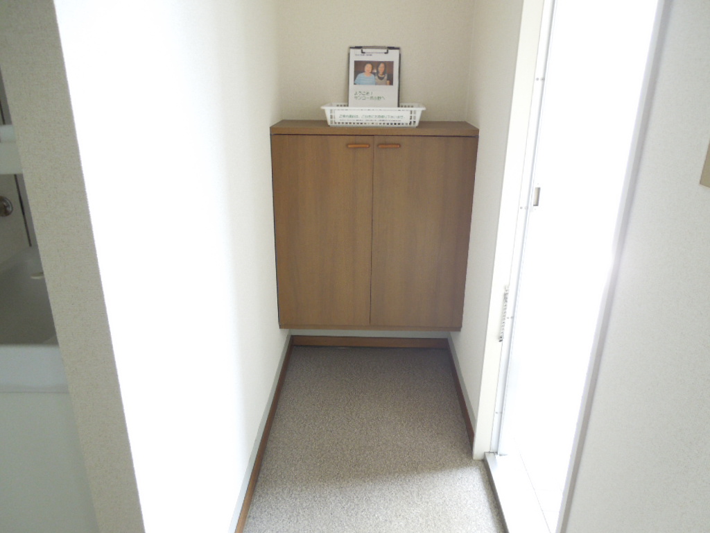 Entrance. Image (It is a photograph of the 102 in Room)