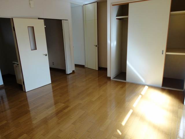 Living and room. Spacious interior ☆