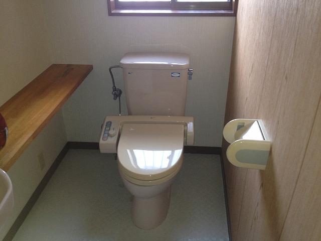 Toilet. 1F toilet