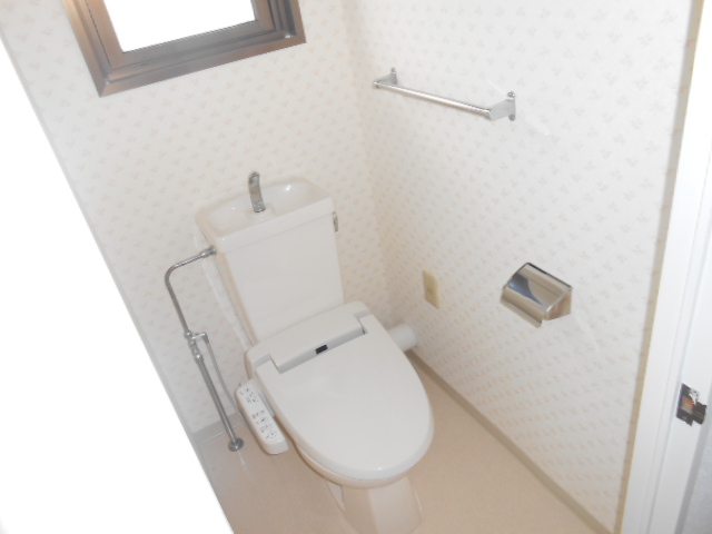 Toilet. Washlet is with!