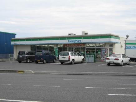 Convenience store. 300m to FamilyMart Kurashiki Tanoue store (convenience store)