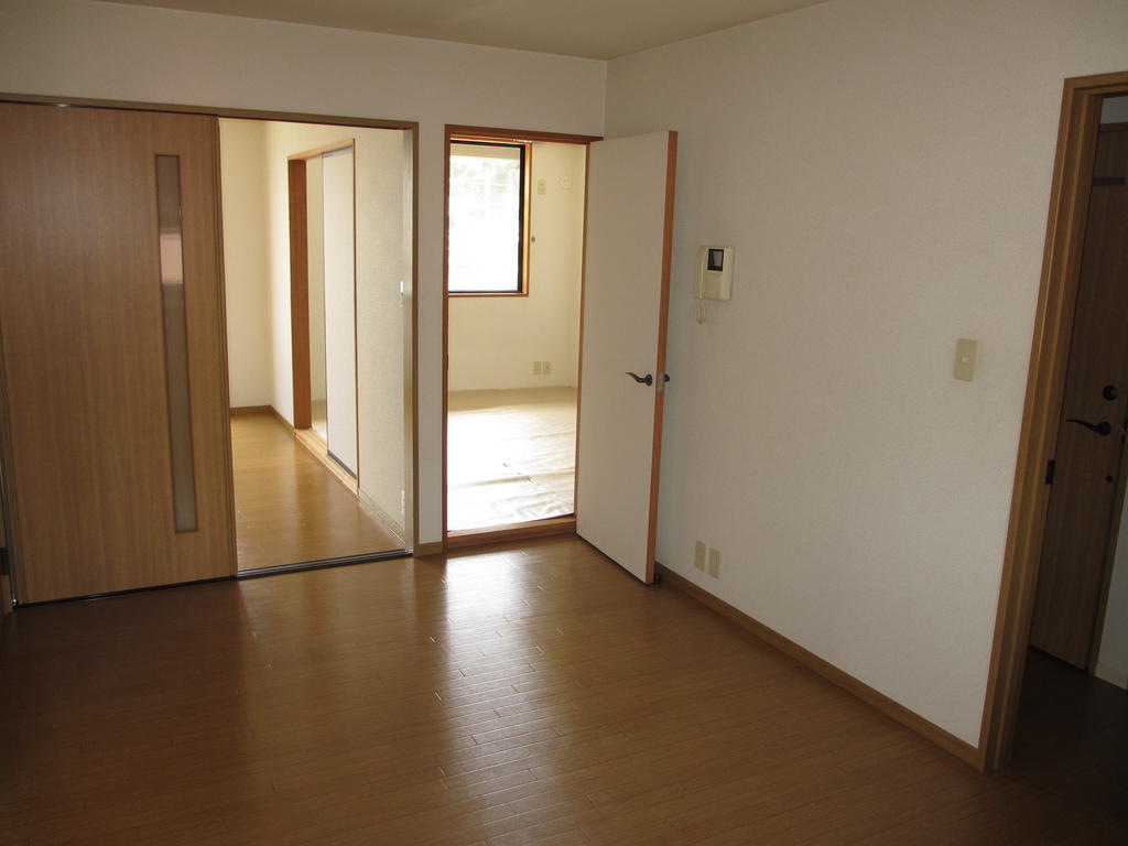 Living and room. (* ^ ▽ ^ *) (* ^ ▽ ^ *) (* ^ ▽ ^ *)