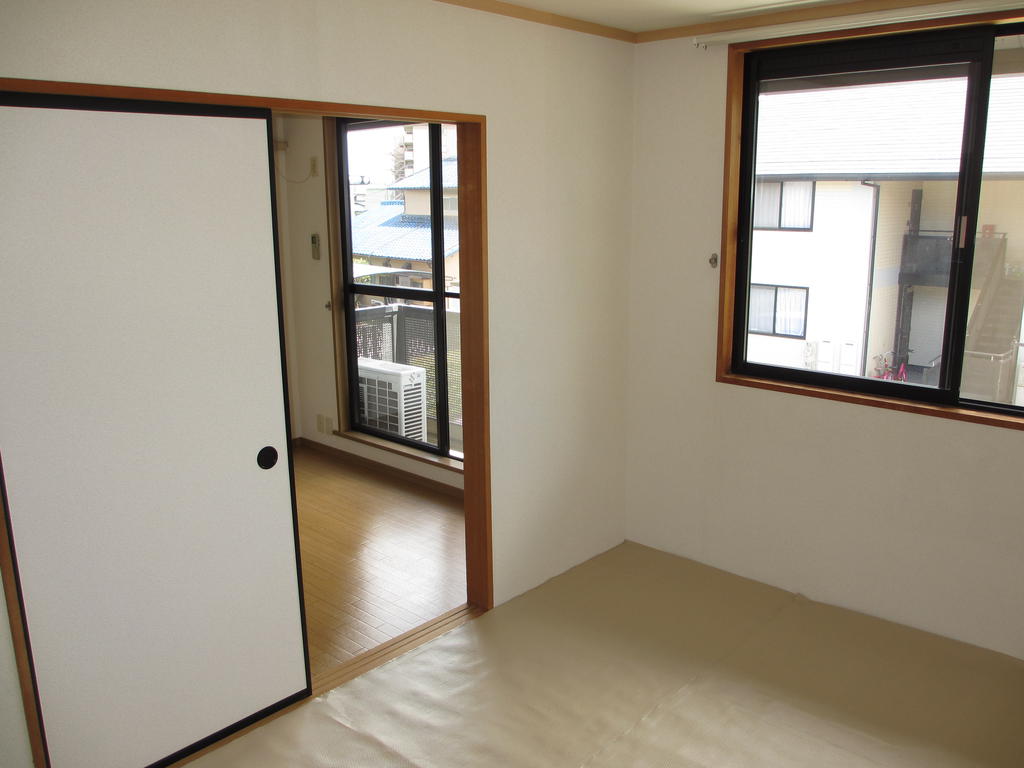Living and room. (* ^ ▽ ^ *) (* ^ ▽ ^ *) (* ^ ▽ ^ *)