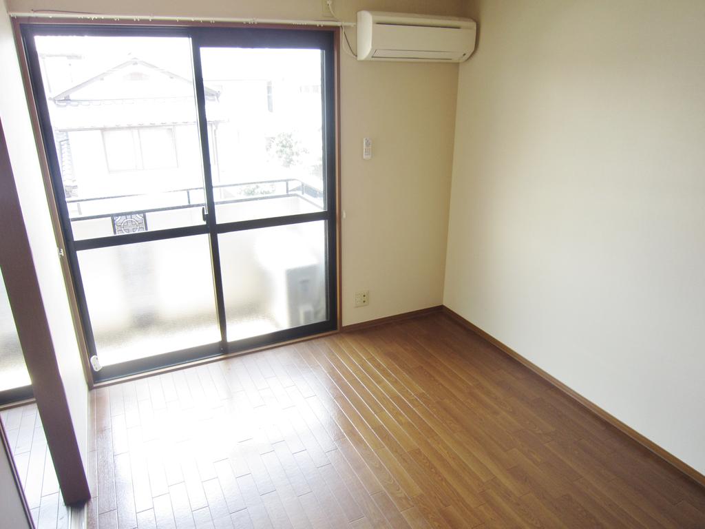 Living and room.  ☆  ☆  ☆ image ☆  ☆  ☆