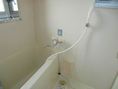 Bath. The window in the bathroom! !