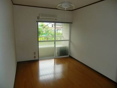Living and room. Sunny!
