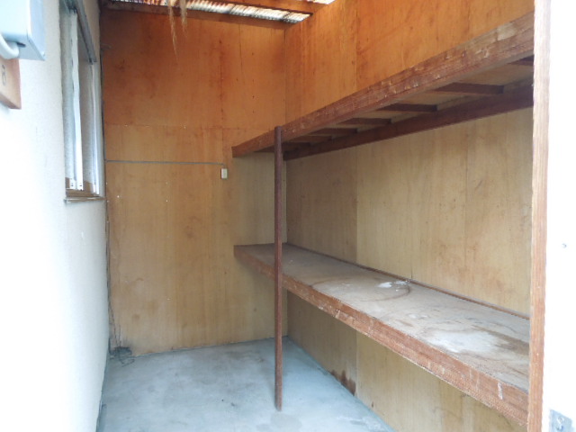 Receipt. Kitchen next to the closet ・ It is a storeroom!