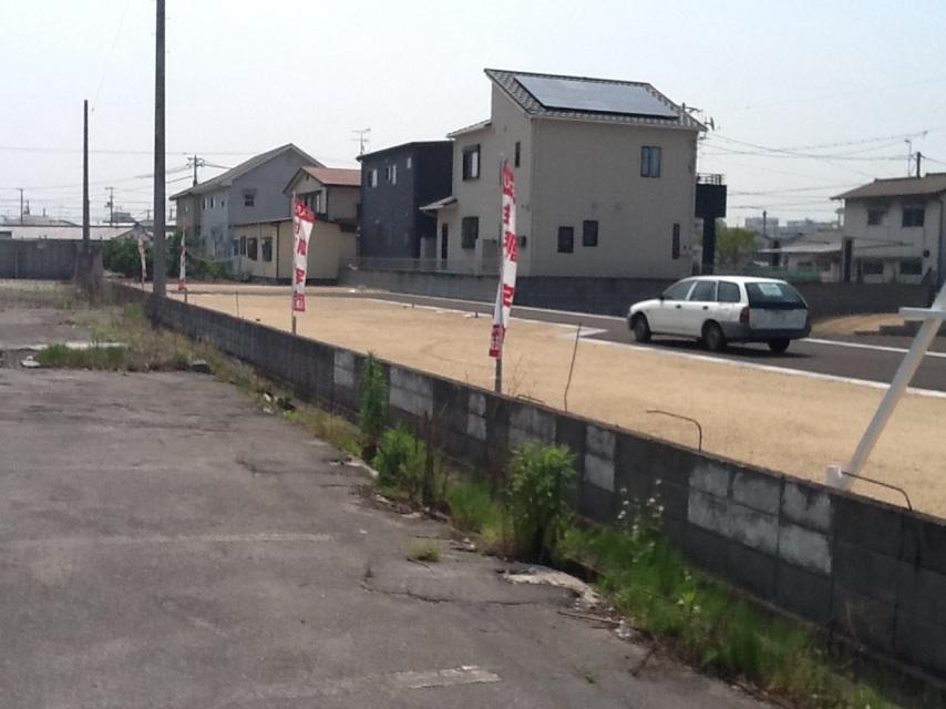 Local photos, including front road. May 14, 2013