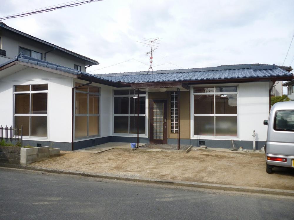 Local appearance photo. Local (12 May 2013) Shooting