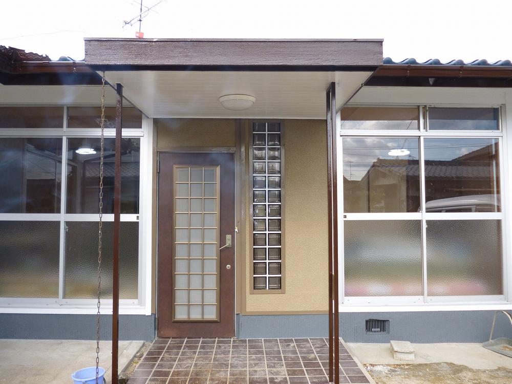 Local appearance photo. Local (12 May 2013) Shooting