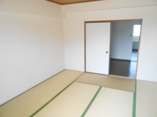 Living and room. Is a Japanese-style room! 