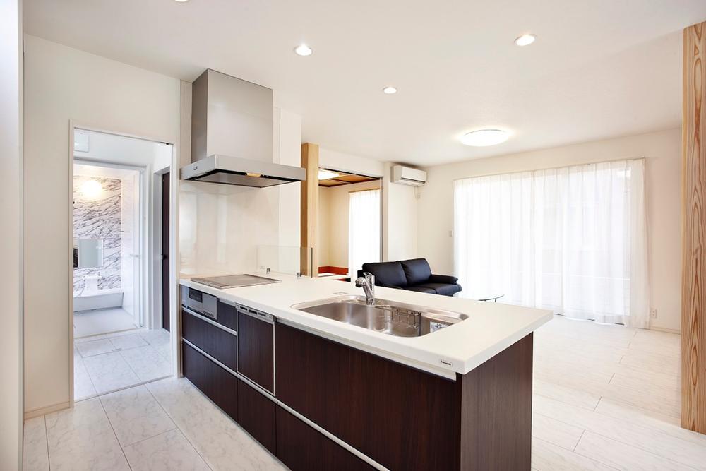 Living. Bright and airy living room