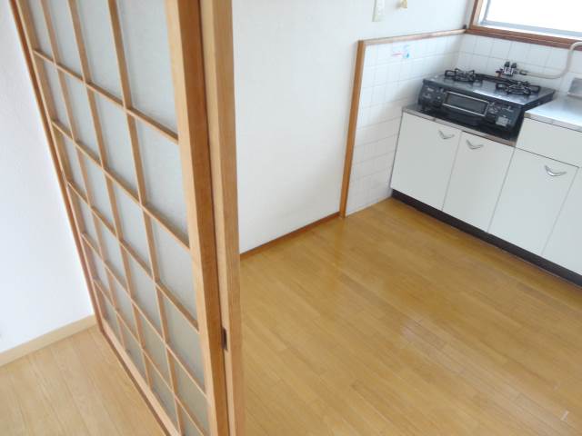 Living and room. Kitchen spread ☆