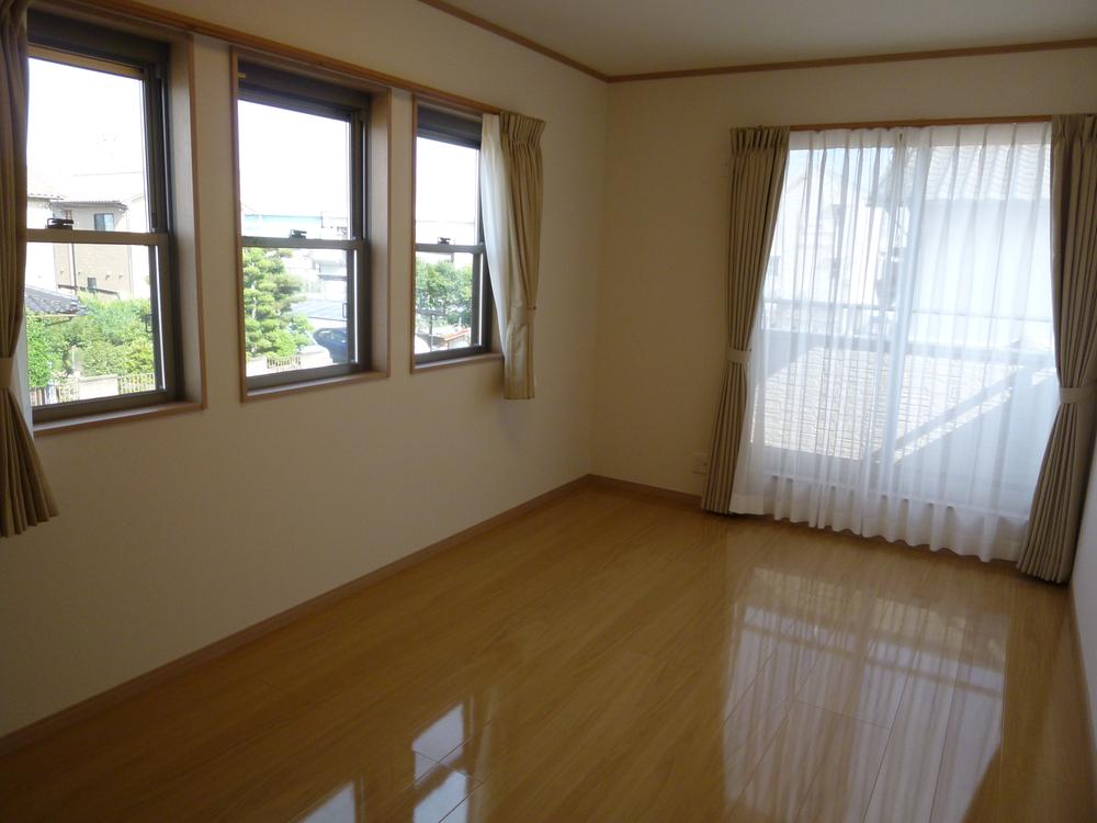 Non-living room. Windows fashionable Western-style