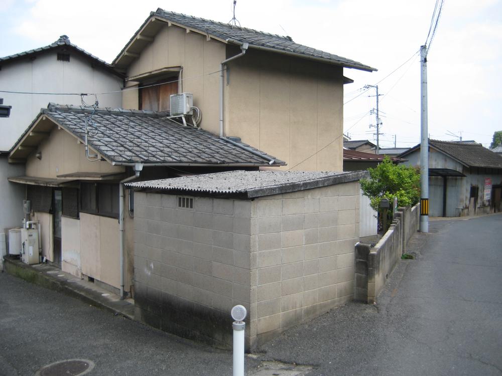 Local appearance photo. From the North