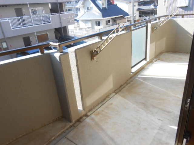 Balcony. Main balcony!