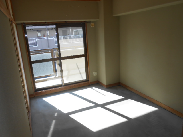 Living and room. Is a Japanese-style room!