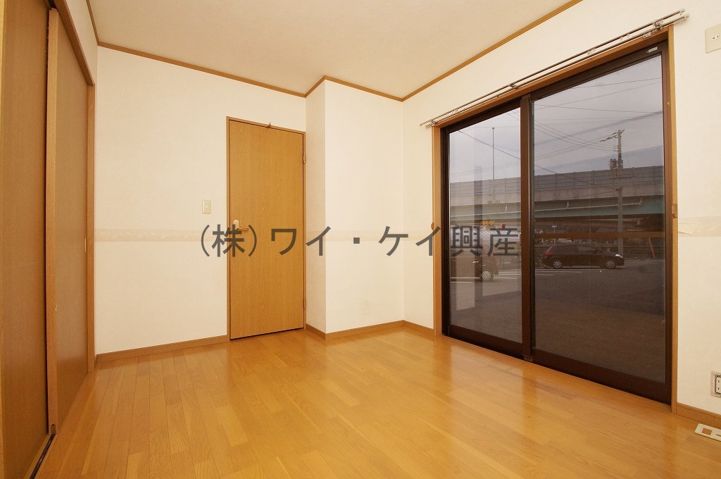 Living and room. The first floor 6 Pledge of room