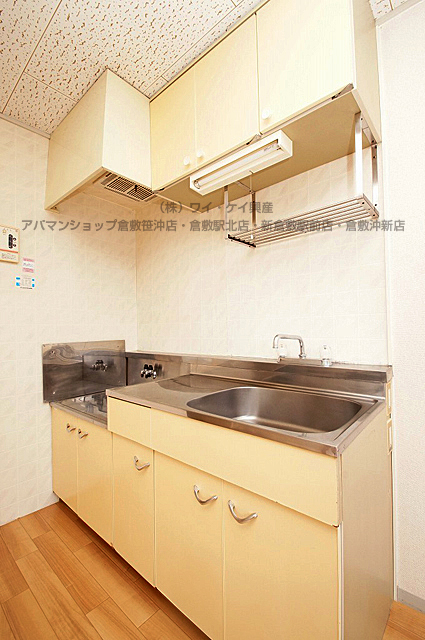 Kitchen. Gas stove installation Allowed ◎