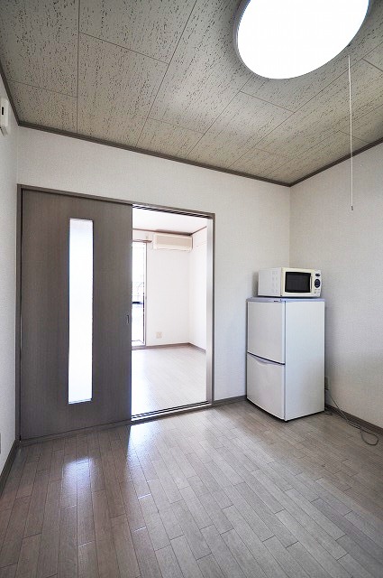 Kitchen. It's wide to facilities you Unconfirmed kitchen Na.