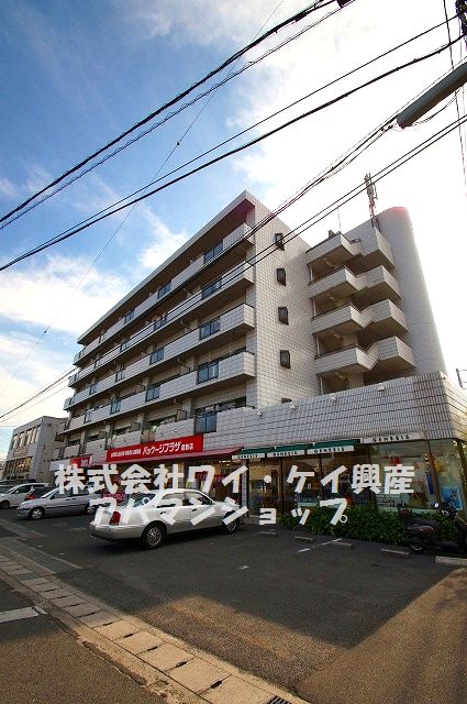 Building appearance. Apamanshop new Kurashiki shop