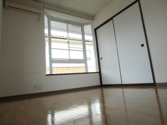 Other room space. ☆ There are bay windows ☆