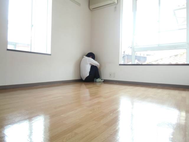Living and room. ☆ Bright flooring ☆